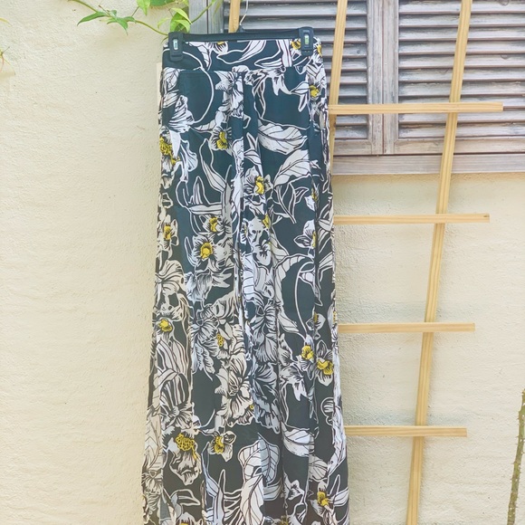 MAAJI ☀️ Flowy Tropical Beach cover Up Pants - Picture 3 of 12